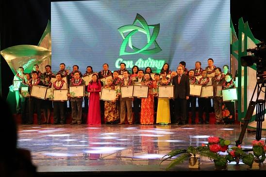 Thiên Dược được trao giải thưởng "Ngôi sao thuốc Việt"
