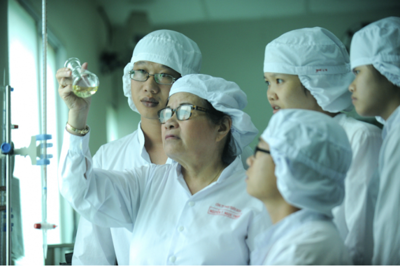 Nhìn lại dấu mốc cách 17 năm chấn động ngành y học thế giới về Cây trinh nữ Crila, và Viên Trinh nữ hoàng cung Crilin